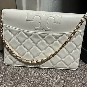 Tory Burch Savannah Cluth in Ivory